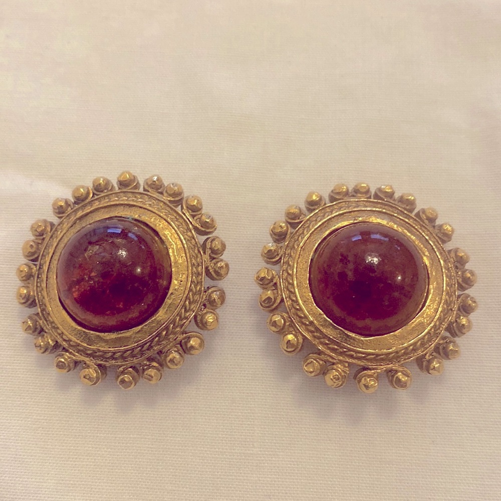 Vintage 80’s CHANEL Amber colored glass & hammered gold clip earrings.